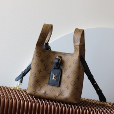 LV Shopping Bags